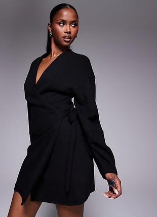 Стильна сукня на запах