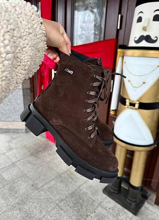 Шоколадні замшеві базові черевики зимові утеплені на шнурках