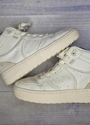 Утеплённые кроссовки zara