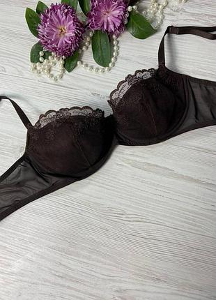 Бюстгальтер на тонком паралоне декорирован вышивкой от бренда marks &amp; spencer размер 75с