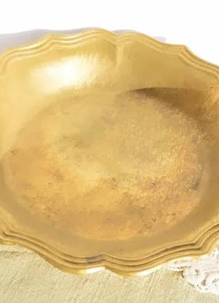 Старинное блюдо, фруктовщица с фигурным краем.