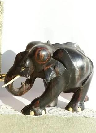 Колекційна скульптура з натурального дерева, слонова кістка.