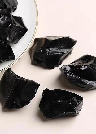 Обсидиан черный натуральный необработанный, разные размеры и вес, цена за 1 шт выбранного веса 30-35 грамів