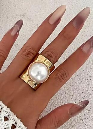 Кольцо женское широкое акцентное с бусиной