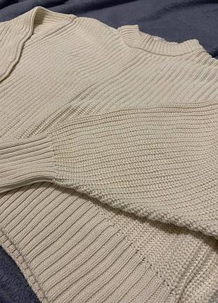 Светр жіночий