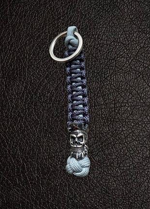 Брелок плетеный из паракорда с бусиной веселый роджер