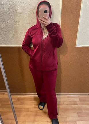 Костюм женский велюровый на молнии