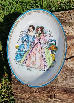 Цікава рідкісна тарілочка для дрібничок "дами".