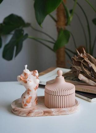 Свеча sky с фигурной крышкой и venus из соевого воска и аромамаслами на подставке ручной работы fresh & amber