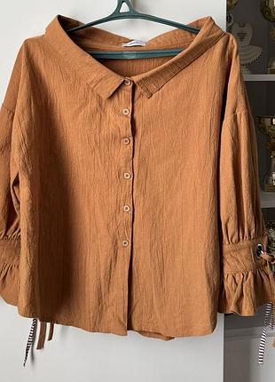 Мʼяка сорочка карамельного відтінку з обʼємними рукавами