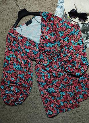 Красивое цветочное платье на запах с супер объемными рукавами/платье