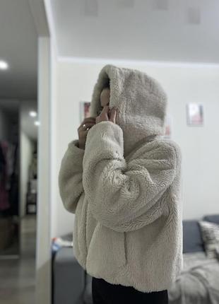 Шубка жіноча демісезонна zara, s зі штучного хутра
