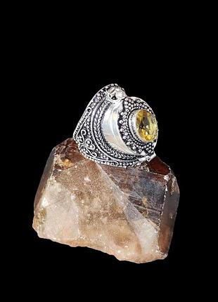 Кільце з цитрином в сріблі. кільце з секретом. цитрін овал. перстень з цитрином (17,2-17,5) індія.