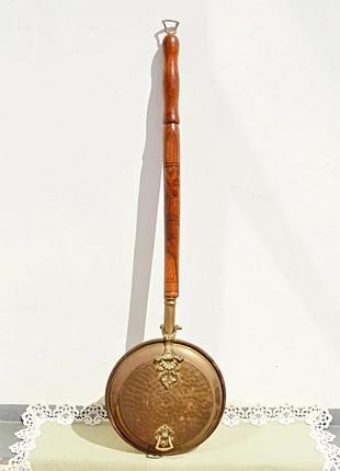 Красивая, довольно большая скандинавская грелка.