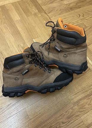 Тренінгові черевики