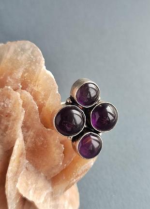 Кільце натуральний аметист. натуральний аметист коло в сріблі. розмір 17,7. індія.