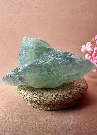 Флюорит зеленый, натуральный камень, уникальный образец, 63*66*30 мм, вес 214 г. индия