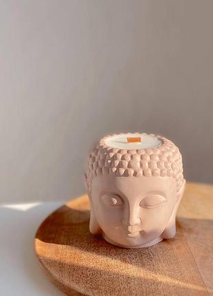 Cоевая свеча с эфирными аромамаслами в гипсовом кашпо будда 9.5х10.5см citrus & wood