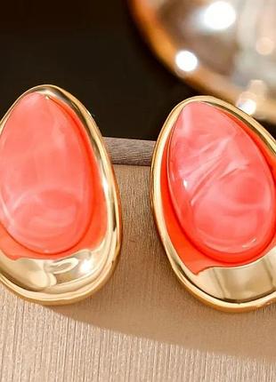 Сережки с коралловыми(имитация) вставками