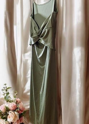 Ніжна довга сукня у бельвому стиле