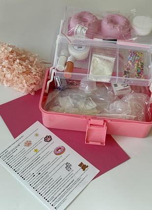 Набор для создания сквишей, лапок, антистресс-игрушек из силикона в чемоданчике