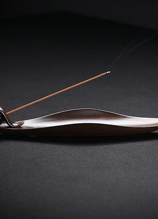 Керамическая подставка гармоничный лист под благовония (аромапалочки)