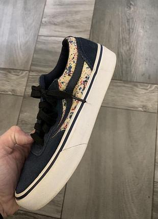 Кроссовки vans