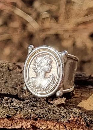 Старинное роскошное кольцо, кольцо "камея". vior spa италия.