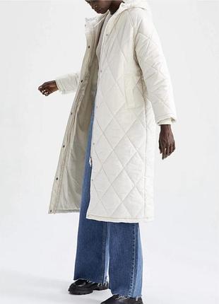 Пуховик молочный зима de facto m с капюшоном