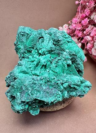 Малахит крупный натуральный кристаллический необработанный, 80*75*50 мм, вес 374 г, конго