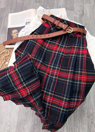 Красива вінтажна плісеровані міді спідниця шотландка