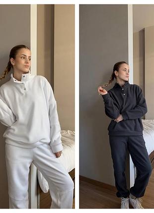 Жіночий флісовий костюм.