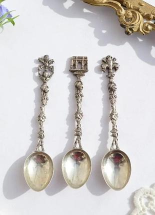 Прекрасные серебряные флорентийские кофейные ложечки.