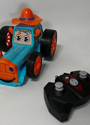 Радиоуправляемый танцующий трактор прыгающий с подсветкой и звуковыми эффектами