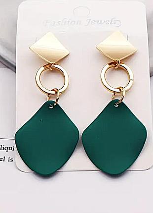 Сережки удлиненные зеленые