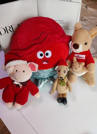 Лот мягких игрушек