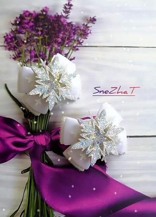 Снежинки на резинокочках /бантики с снежинками /новолетние бантики