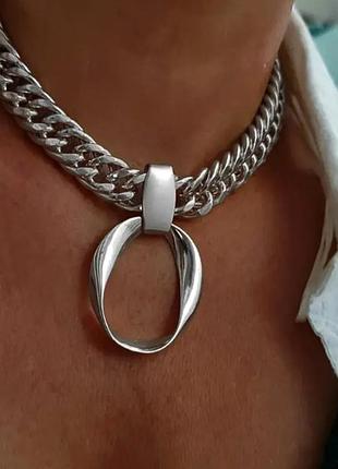 Колье чокер широкая цепочка с кулоном