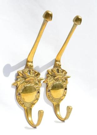 Старинные крючки, красивая изысканная форма, пара.