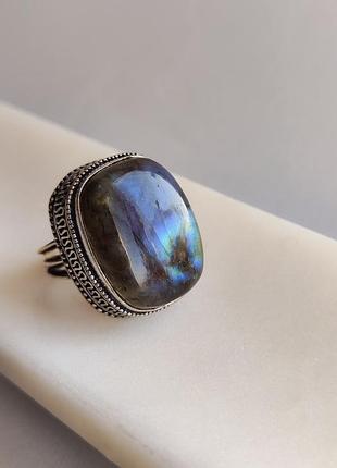 Кільце натуральний лабрадор. лабрадор квадрат в сріблі 17-17,2 розмір. індія.