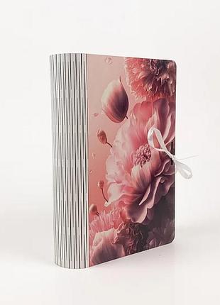 Подарочная коробка-книга с розовыми цветами