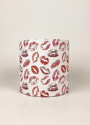 Подарункова коробка кругла 15х15 "поцілунки"