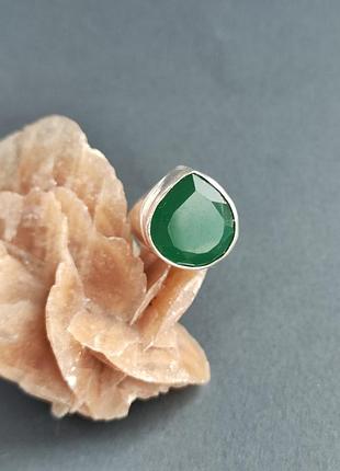 Кільце індійський смарагд крапля. кільце зі смарагду в сріблі. перстень. каблучка. розмір 18 р. індія.