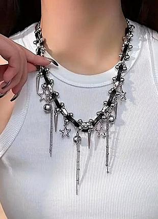 Кольє жіноче декороване кулонами