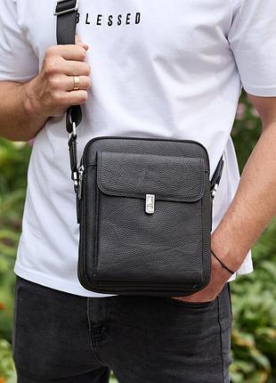 Сумка-барсетка мужская кожаная 24х20х8, компактный мессенджер для ежедневного использования, черная