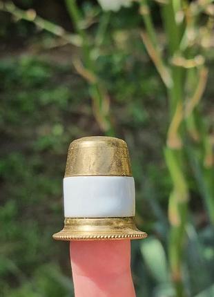 Редкий коллекционный наперсток, бронза с фарфором.