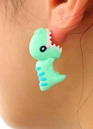 Сережки "динозавры", зеленые (темнее чем на фото)- длина 3,5см, глина, (ручная работа)