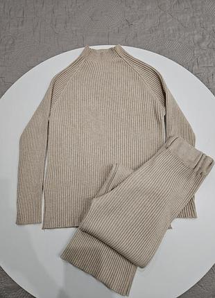 Костюм вязаный теплый