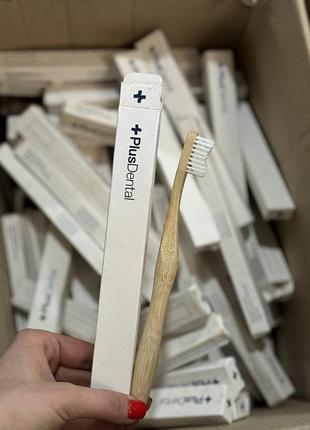 Экологичная зубная щетка из бамбука plus dental