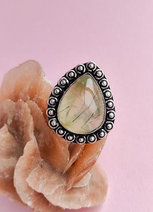 Кільце натуральний преніт крапля .преніт в сріблі. перстень з преніту. розмір 18. індія.